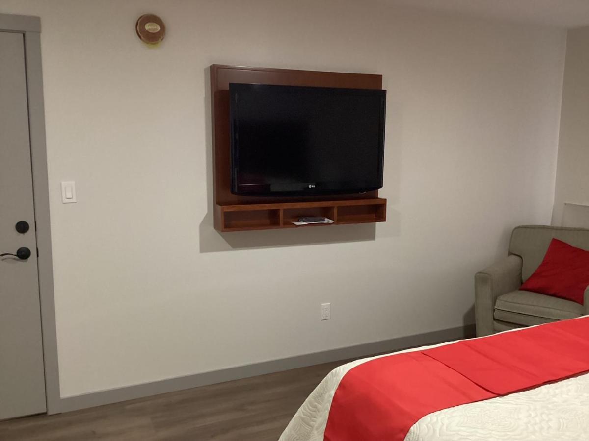 Bethel Hotel Elk Point Екстериор снимка