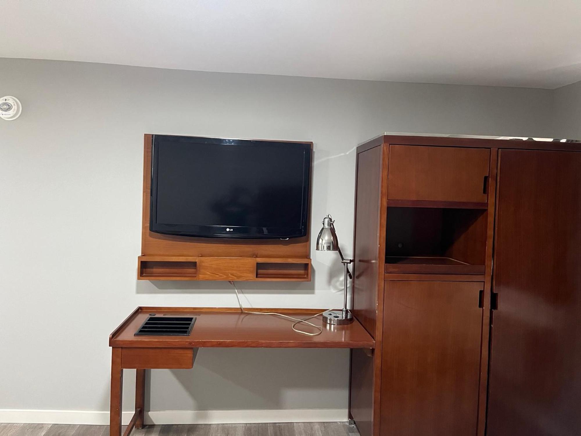 Bethel Hotel Elk Point Екстериор снимка